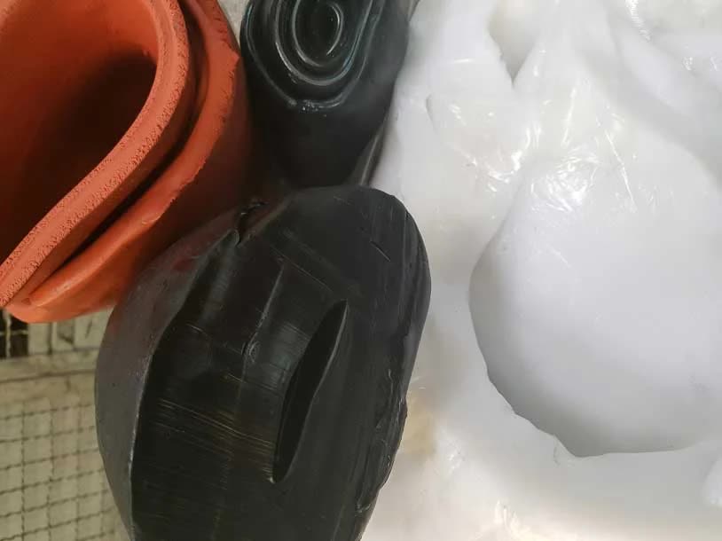 Massa de silicone colorida transparente e translúcida