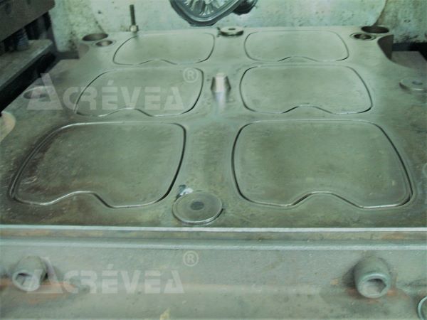 Moldagem por transferência. Fábrica Acrévea Borrachas e Silicones